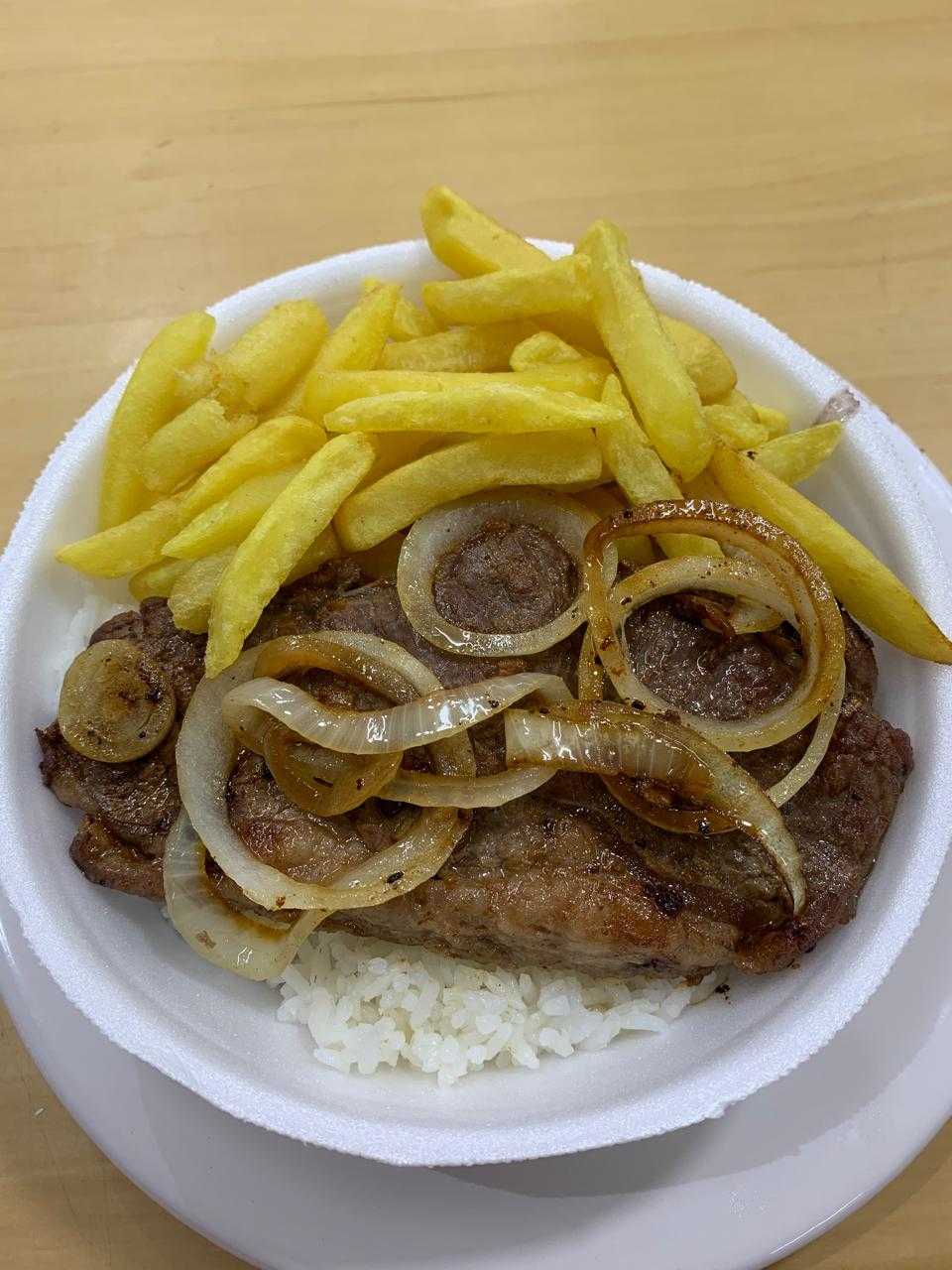 Contra filé com fritas