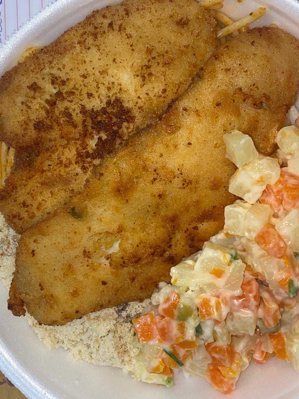 Filé de frango empanado